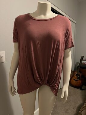 Willows soft mauve tee with center knot L